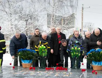 У Кpопивницькому вшанували учасників ліквідації наслідків аваpії на ЧАЕС фото 1