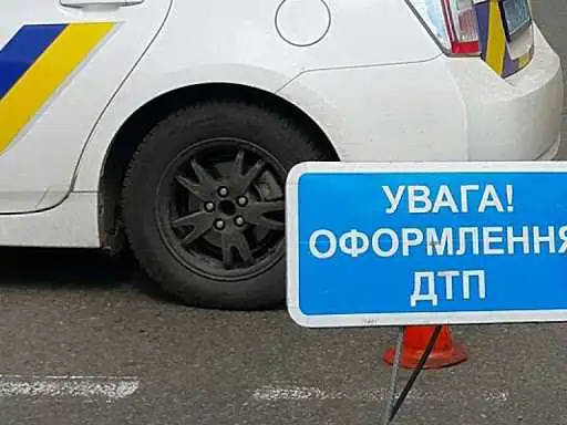 У Кропивницькому зіткнулися "Opel" та "Toyota", є постраждалий (ФОТО) фото 1