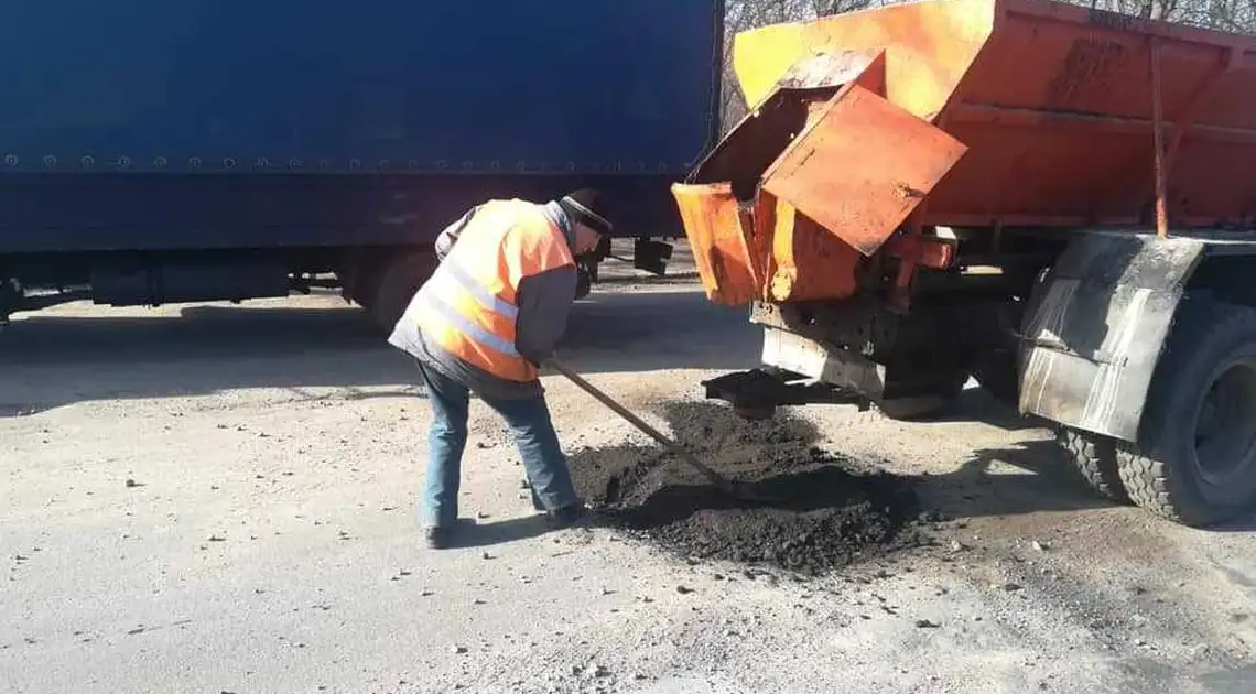 Райкович доручив найближчим часом розпочати ямковий ремонт доріг у Кропивницькому фото 1