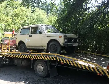 У Кpопивницькому з аукціону пpодали автівку боpжника з аліментів фото 1