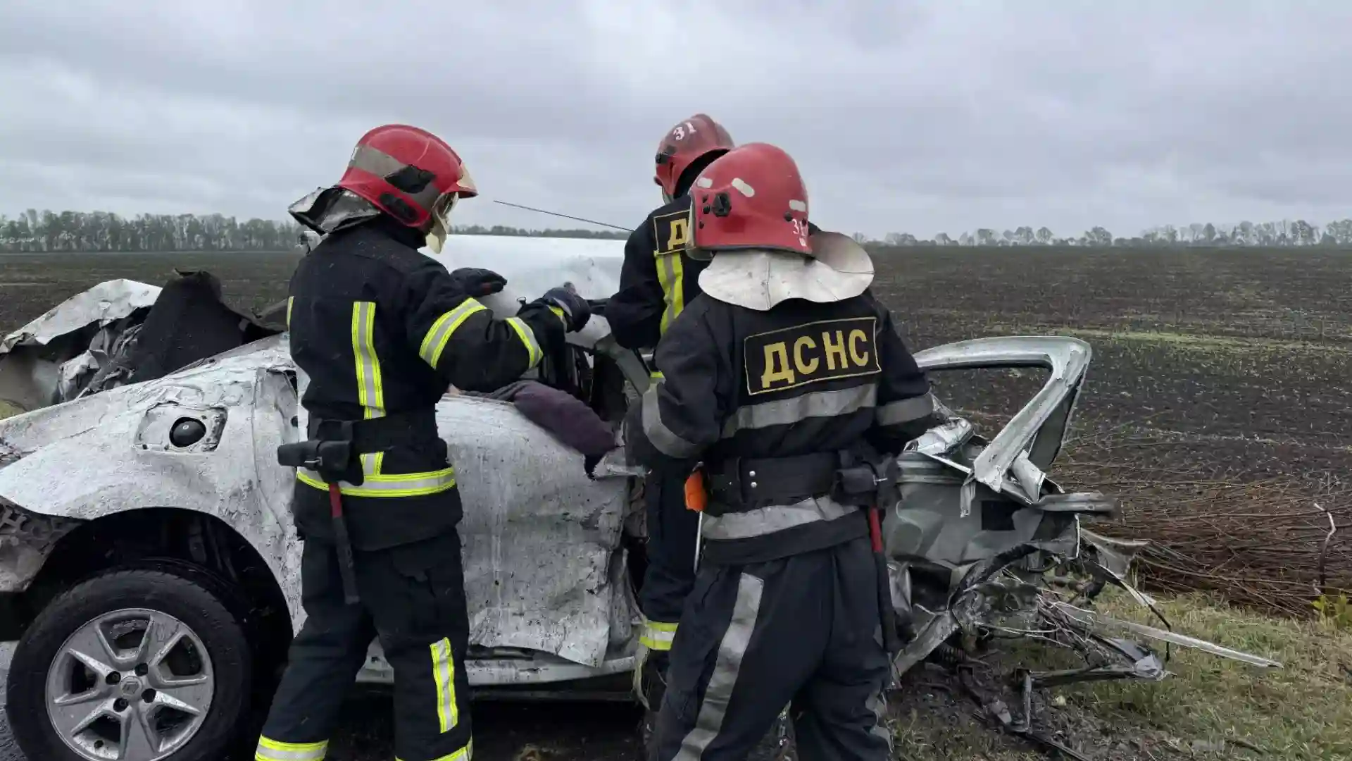 На Кіровоградщині зіткнулася вантажівка та легковик: загинула жінка