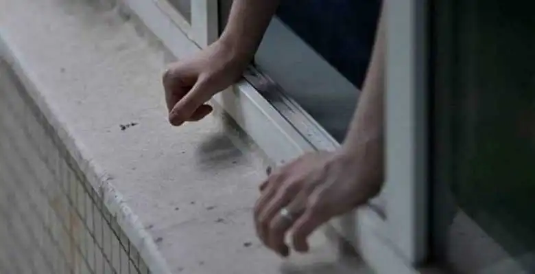 У Кропивницькому чоловік випав з балкона та загинув на місці