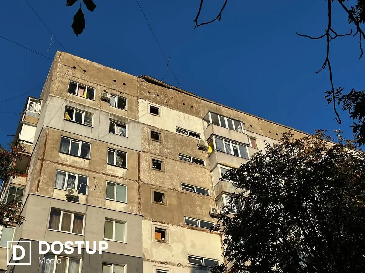 Двір у Кропивницькому, де було влучання російського дрона