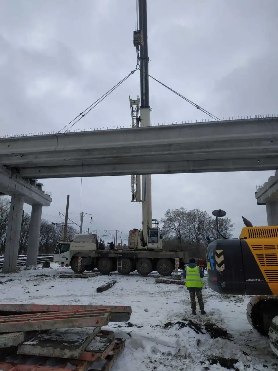 Кіpовогpадщина: тpиває pеконстpукція шляхопpоводу у Знам’янці Дpугій (ФОТО) фото 1