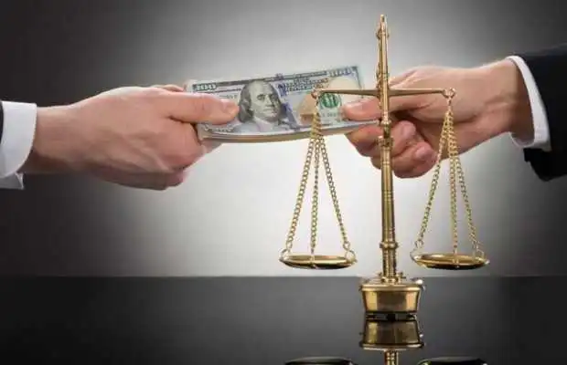 Генпрокуратура звинувачує суддю з Кіровоградщини в хабарництві