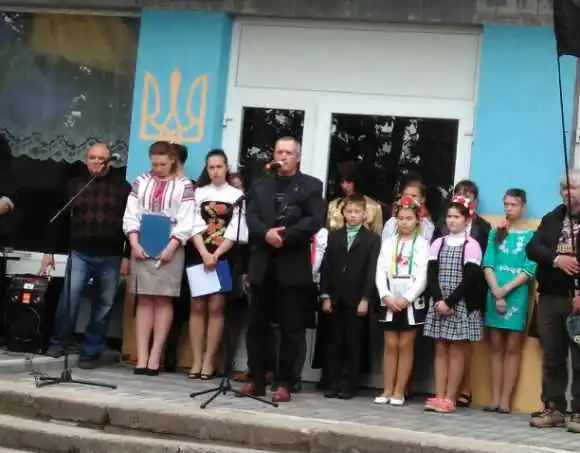 На Кіровоградщині пам'ять про загиблих воїнів АТО увічнили на стіні школи (ФОТО) фото 1