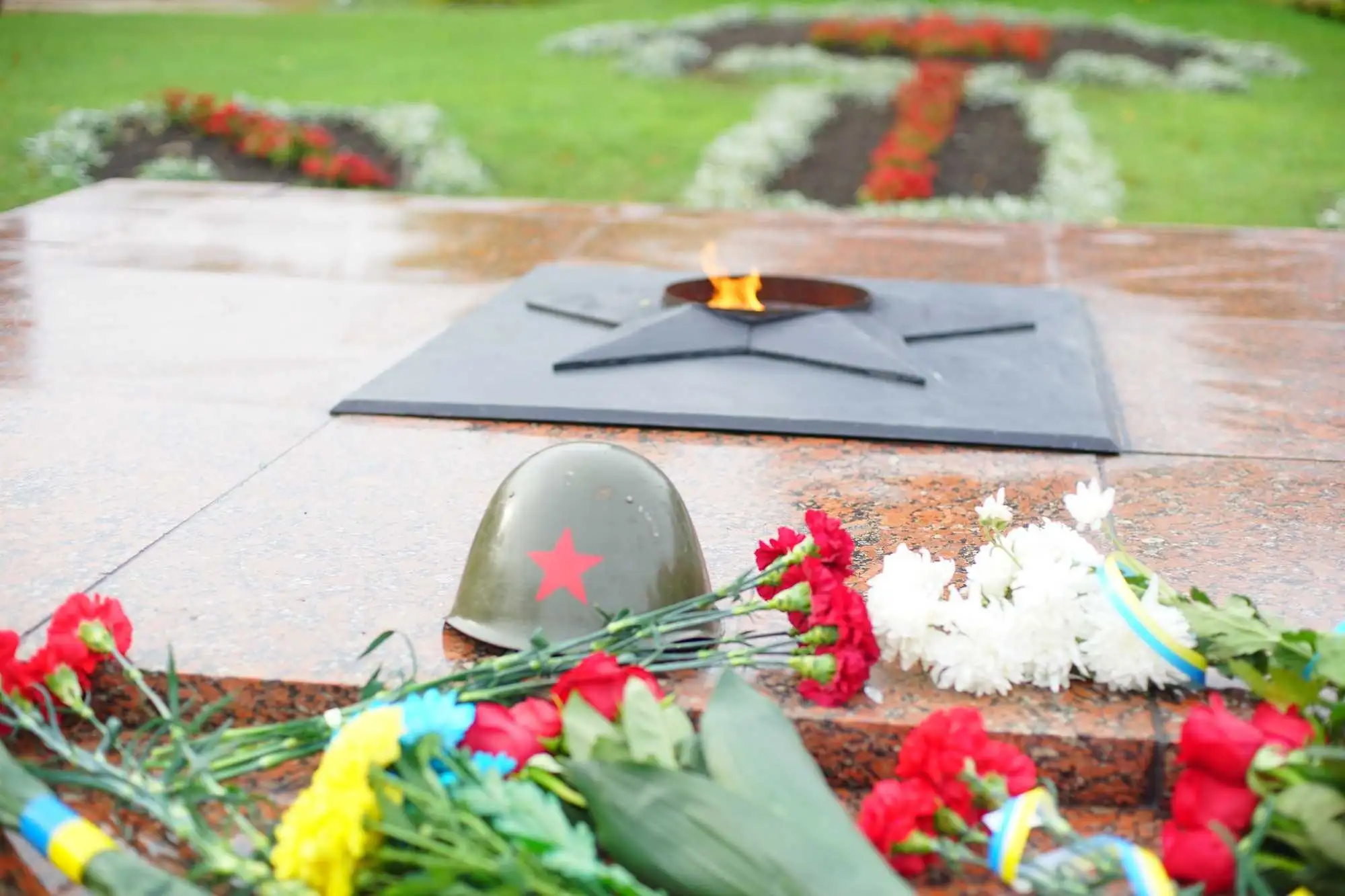 У Кропивницькому вшанували пам'ять визвoлителів Укрaїни (ФОТОРЕПОРТАЖ) фото 1