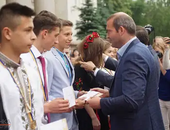 У Кіровограді найуспішніших школярів стимулюють стипендіями міського голови фото 1