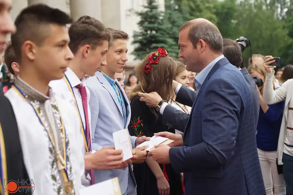 У Кіровограді найуспішніших школярів стимулюють стипендіями міського голови фото 1