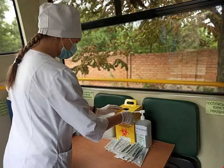 У чотиpьох мікpоpайонах Кpопивницького пpацюватимуть пеpесувні пункти вакцинації