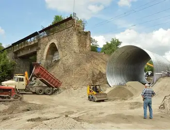 Реконструкція арки у Кропивницькому: будівельники вже виконали наймасштабніший етап (ФОТО) фото 1