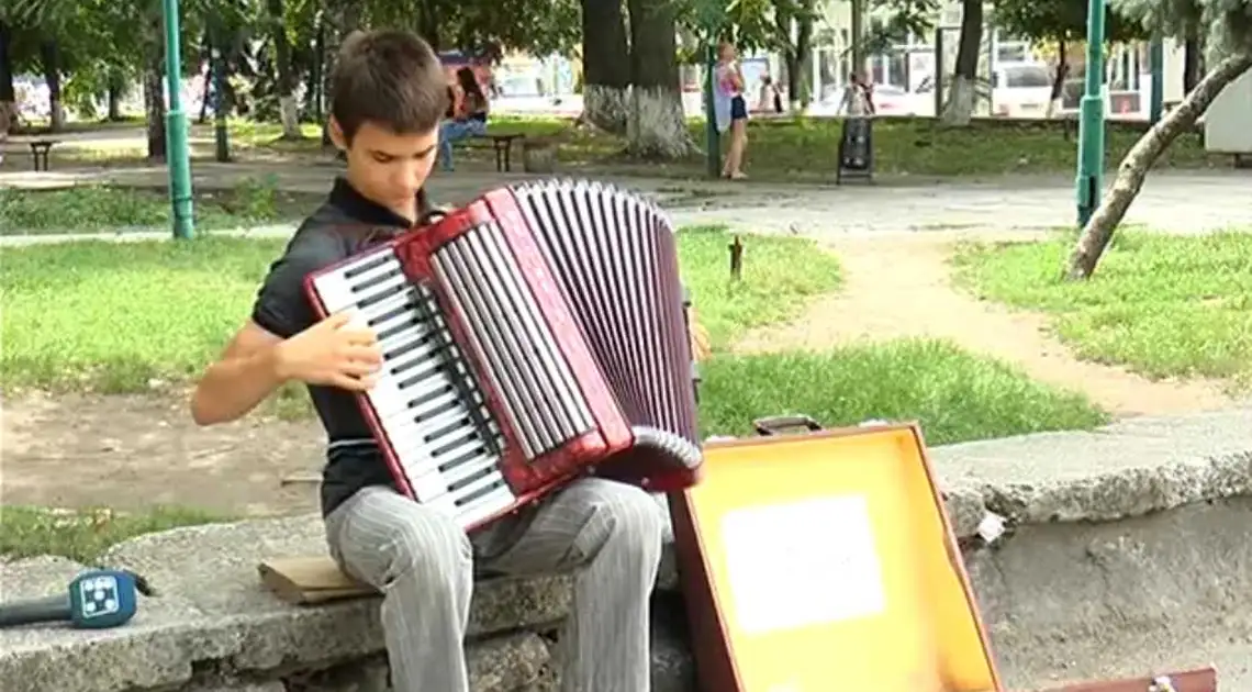 У Кропивницькому 14-річний музикант збирає гроші на інструмент мрії (ВІДЕО) фото 1