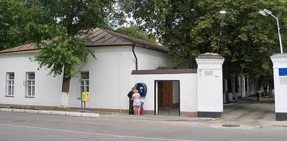 Відсьогодні на території міської лікарні в Кропивницькому чергуватиме поліція