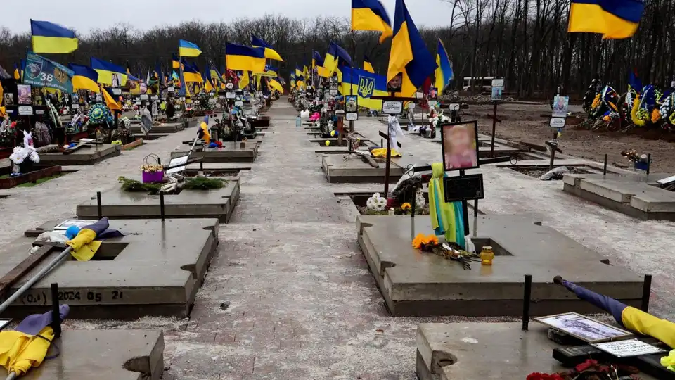 На Кіровоградщині родині військового, який загинув у ДТП, спершу відмовили у похованні на Алеї слави