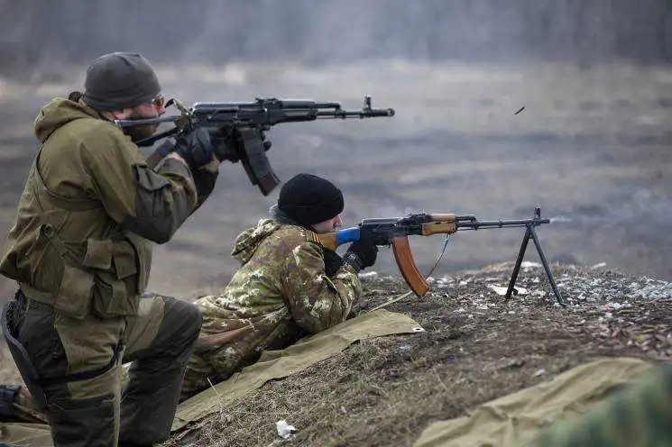 АТО: «мінська» відповідь ЗСУ та масова втеча лікарів (ВІДЕО)
