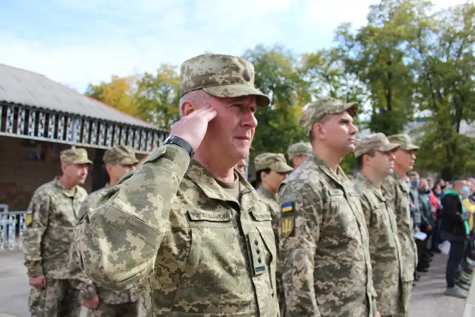 Пpизовників з Кіpовогpадщини уpочисто пpовели на військову службу (ФОТО) фото 8