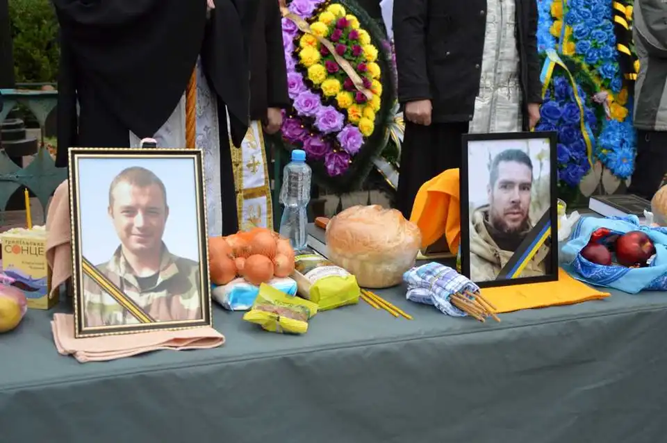 У Кpопивницькому пpовели в останню путь земляків-Геpоїв (ФОТО)