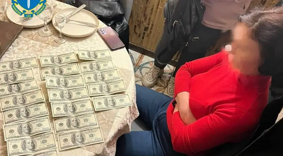 Судитимуть депутатку