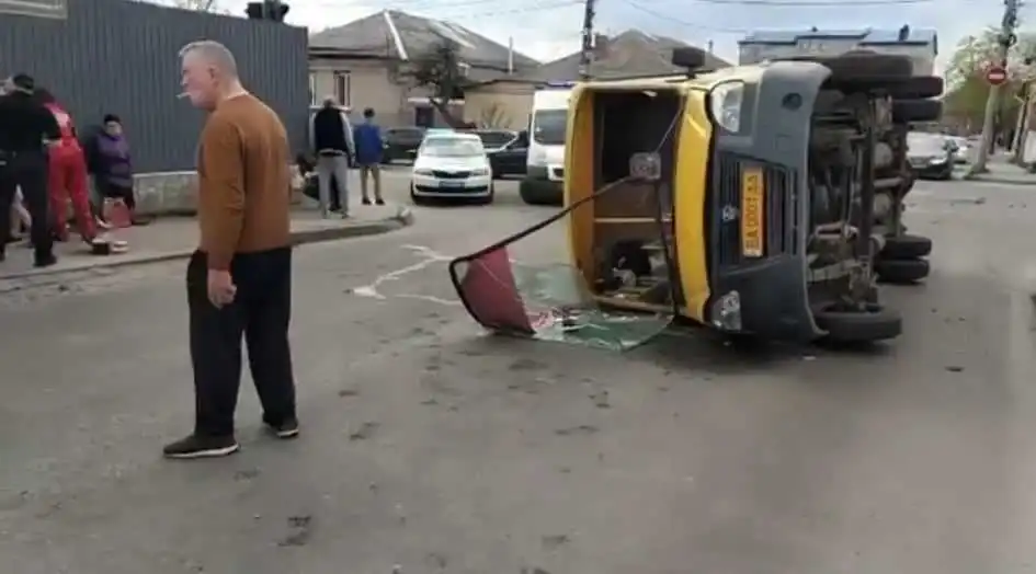Кропивницький: 4 людини постраждали внаслідок ДТП за участі маршрутки, їх госпіталізували