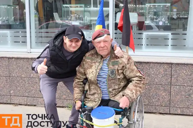 Херсонський волонтер дядя Гриша вдруге приїхав до Кропивницького збирати гроші для ЗСУ