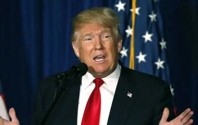 Росія може добитися поступок по окупованим Криму та Донбасу компроматом на Трампа фото 2