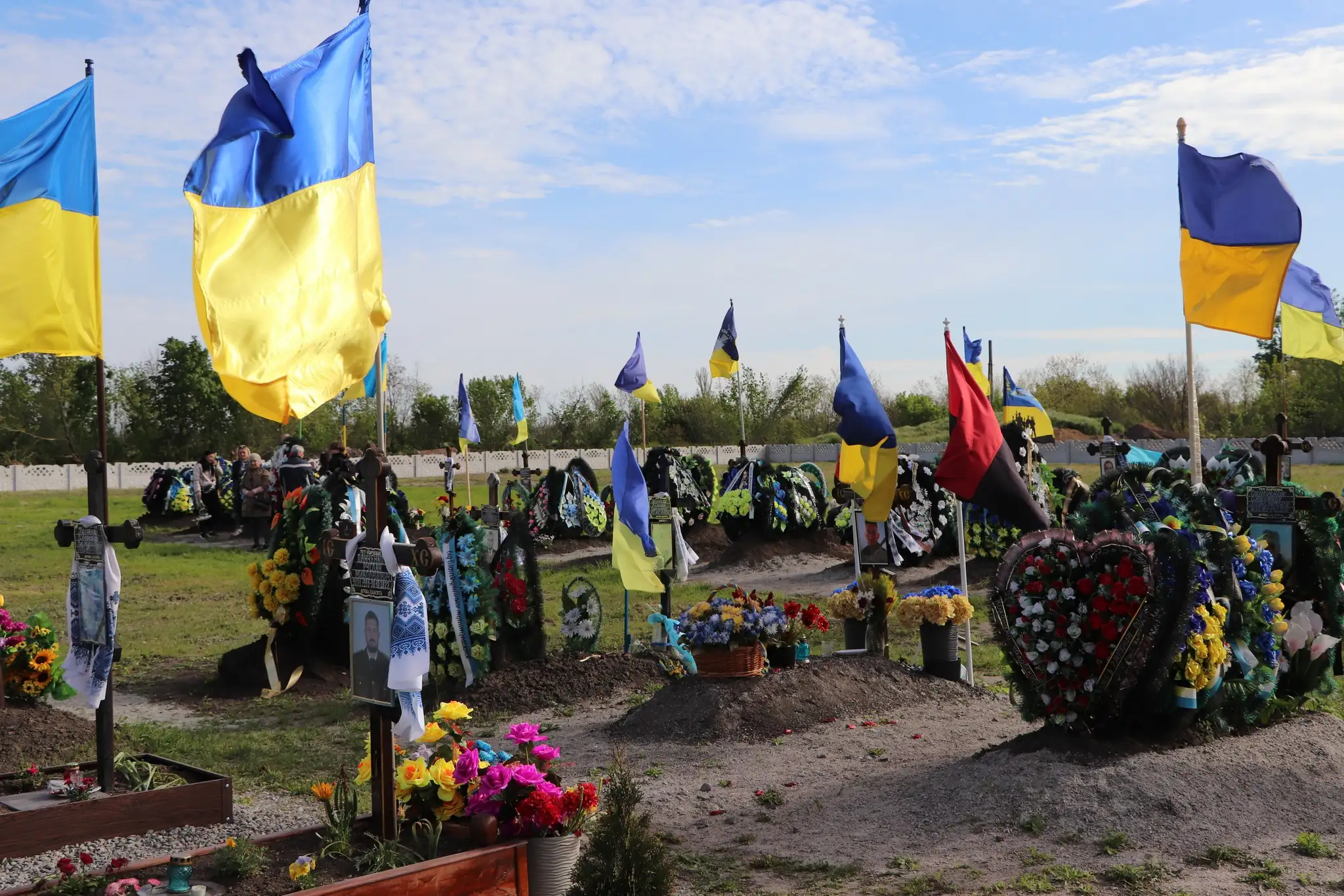Військові поховання