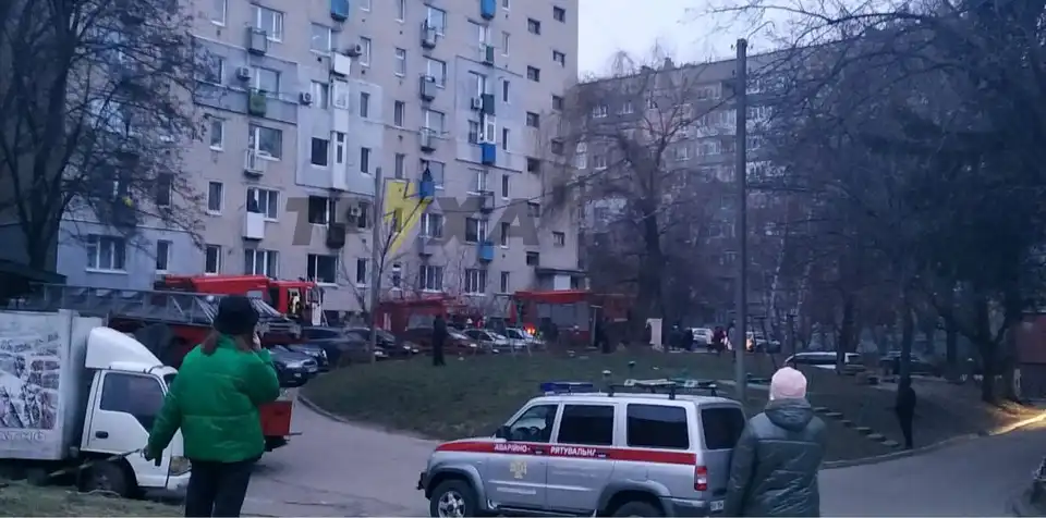 Кропивницький: в дев’ятиповерхівці на Соборній сталася пожежа (ФОТО)