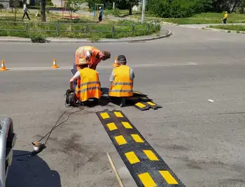 У Кропивницькому на одній із вулиць встановили "лежачих поліцейських" (ФОТО) фото 1