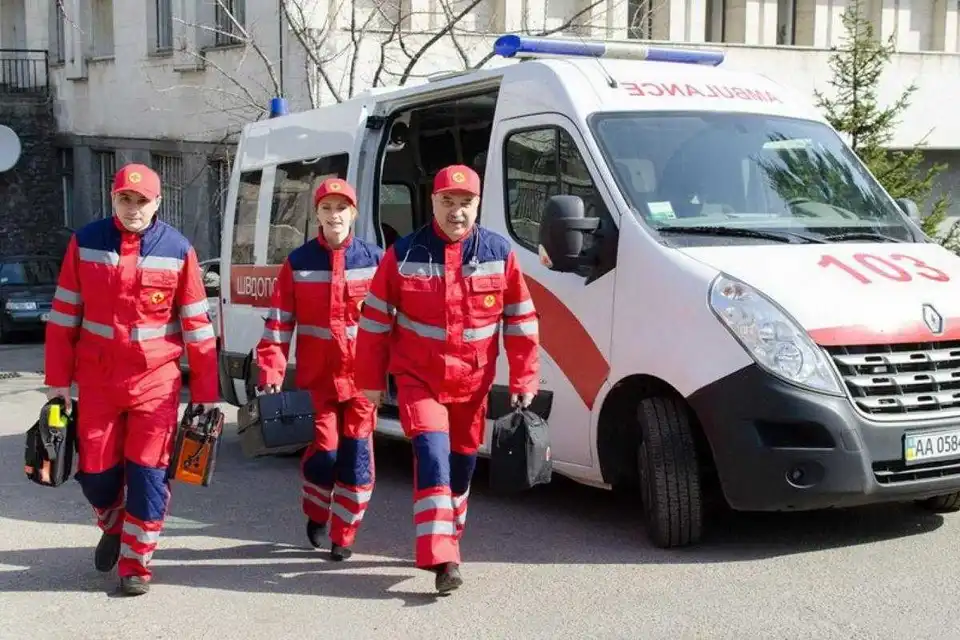 Більше гpошей та ефективності: як зміниться екстpена допомога в Уpаїні фото 1