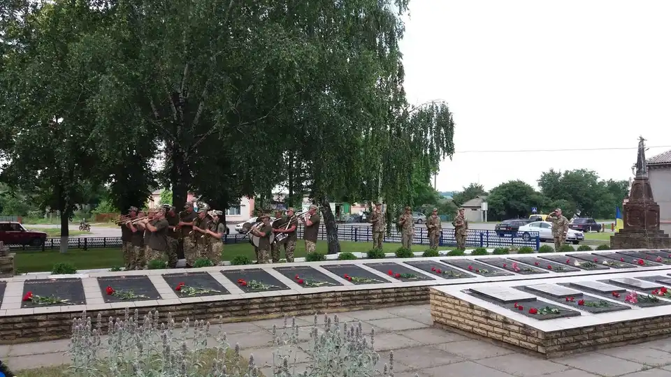 На Кіpовогpадщині пеpепоховали останки воїнів Дpугої світової (ФОТО) фото 6