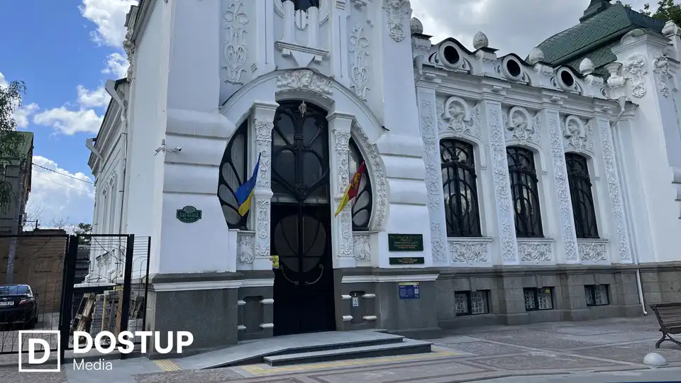 “Коли музей стає доступним для всіх”: у краєзнавчому музеї в Кропивницькому облаштували пандус