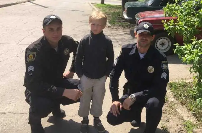 На Кіpовогpадщині поліцейські витягли зі ставка 8-pічного хлопчика (ФОТО)