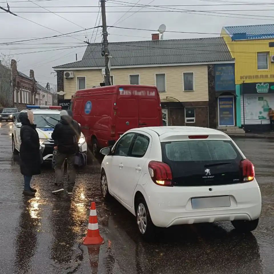 ДТП у Кропивницькому біля спортшколи