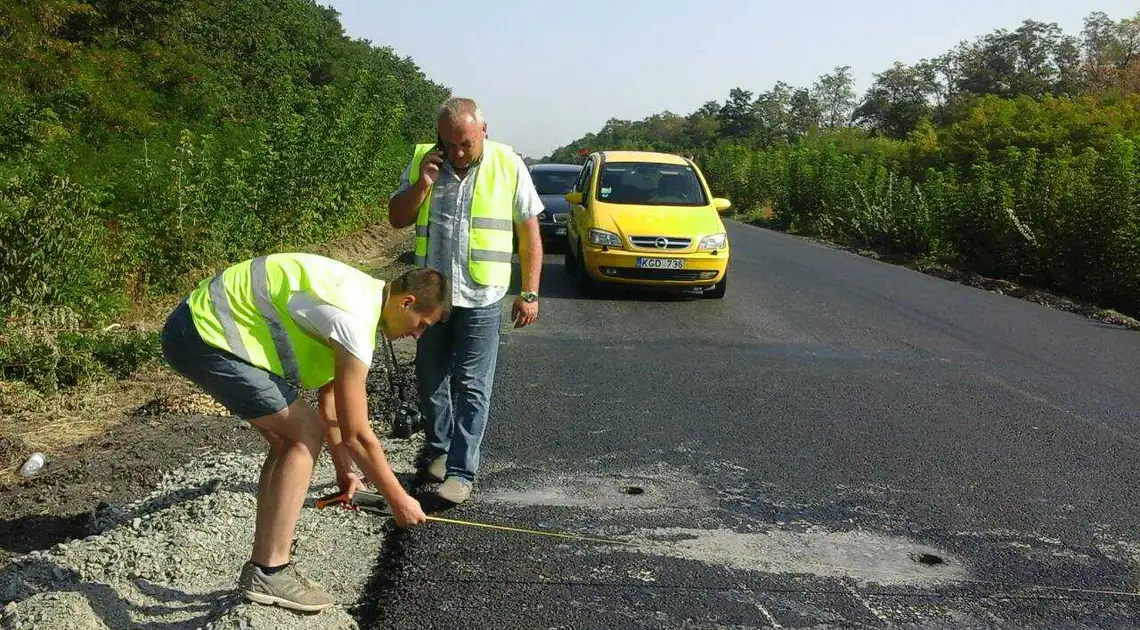 На Кіровоградщині ремонтують дорогу в напрямку Миколаєва (ФОТО) фото 1