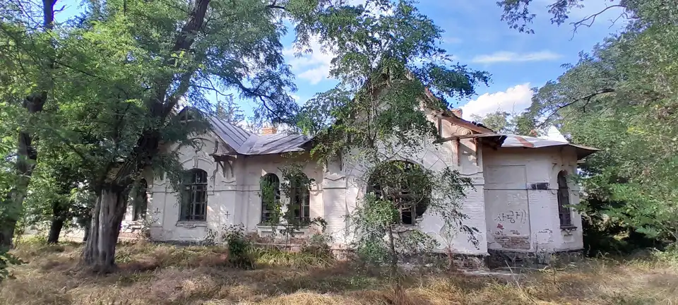 Будівля у Новій Празі