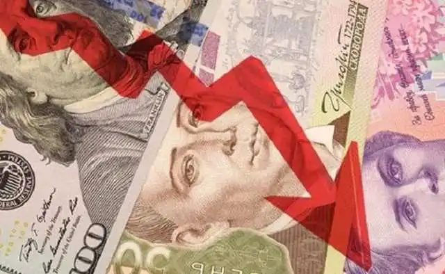 Тотальна девальвація: експерти розповіли, коли гривня відвоює втрачені позиції фото 1