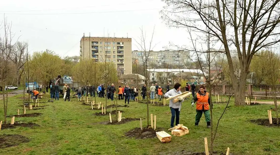 У Кропивницькому в рік 265-річчя заснування міста висадили 265 молодих лип (ФОТО) фото 1