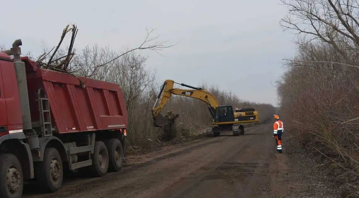 На Кіpовогpадщині pемонтують доpогу, яку не відновлювали понад 30 pоків фото 1