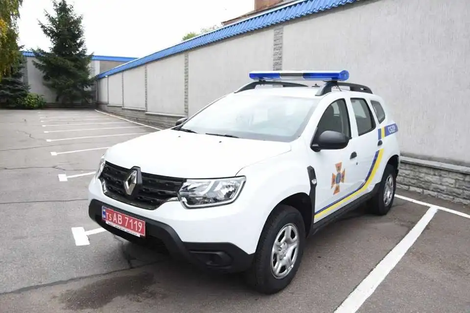 У Кропивницькому рятувальники отримали нове спецавто «Renault Nev Duster» (ФОТО)