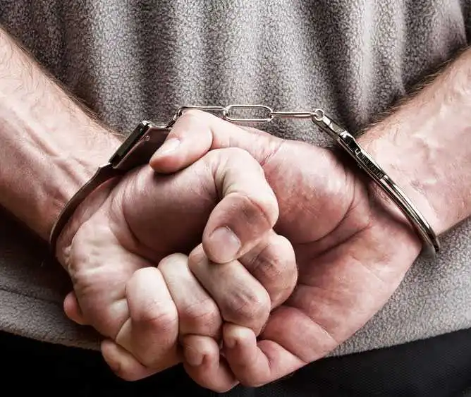 Чоловіка з Кропивницького району підозрюють у розбещенні 9-річної дівчинки