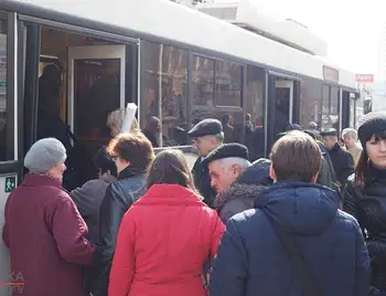 У Новоукраїнці в поминальні дні курсуватимуть додаткові автобуси (ГРАФІК) фото 1
