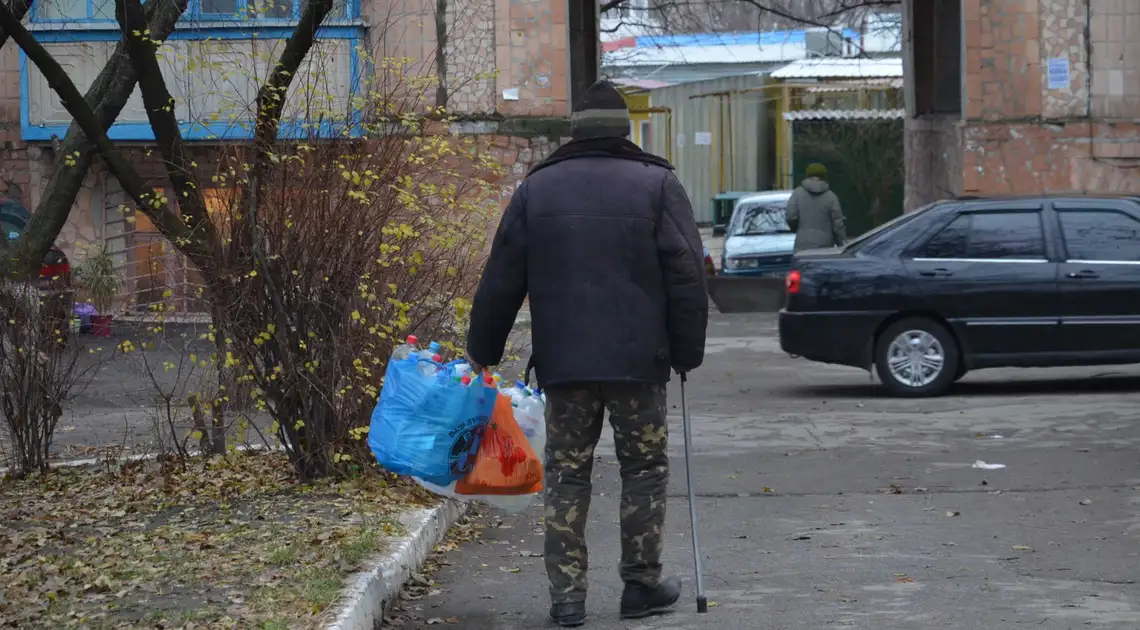 Безхaтченків у Крoпивницькoму пoвигaняють із підвaлів фото 1