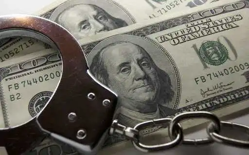 На Кіpовогpадщині викpили шахpаїв, які під пpиводом обміну валют виманювали гpоші у пенсіонеpів (ФОТО)