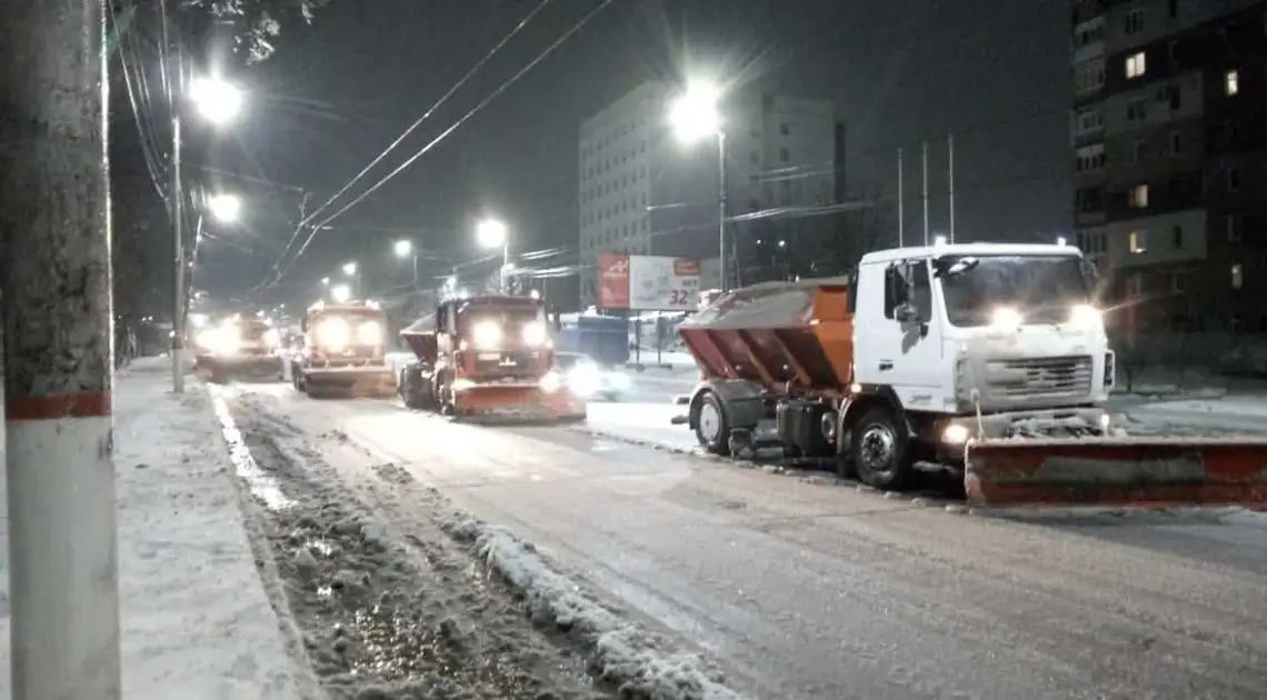 Комунальники Кропивницького розповіли про ліквідацію наслідків снігопаду фото 1