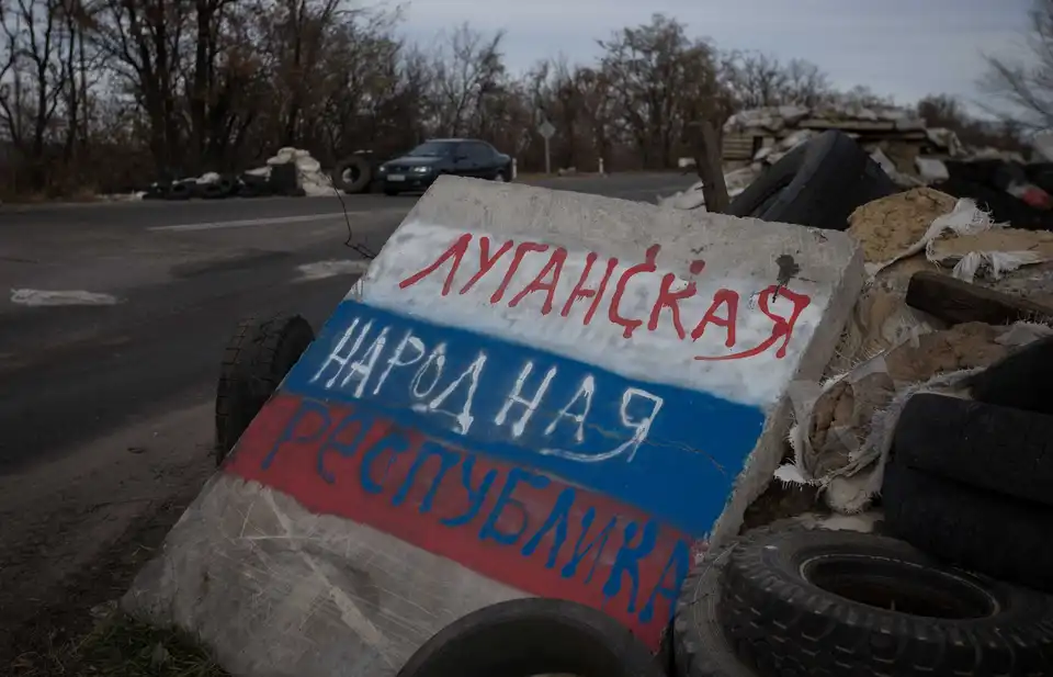 За що боролись: Росія визнала «ЛНР» територією України (ФОТО) фото 1