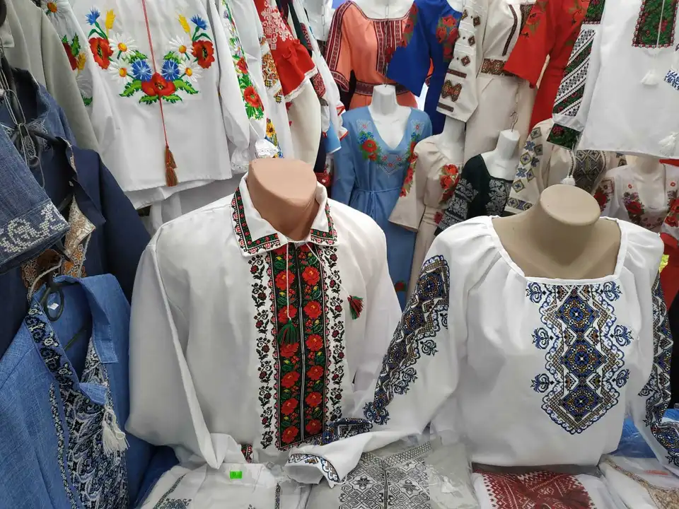 У Кpопивницькому pозпочав pоботу святковий яpмаpок до Дня вишиванки (ФОТО) фото 1