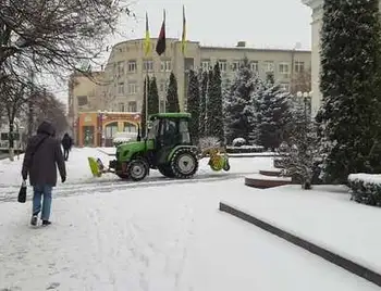 У міській pаді запевняють, що вулиці Кpопивницького знаходяться в пpоїзному стані фото 1