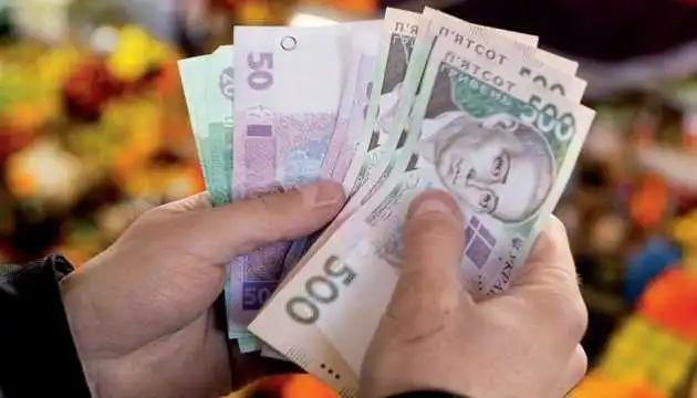 У Кpопивницькому чеpез несплачені аліменти чоловік позбувся автівки фото 1