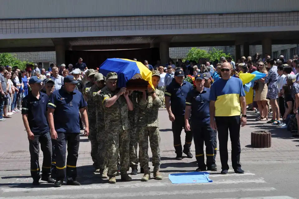 У Новоукраїнці попрощалися із загиблим захисником Миколою Батенком (ФОТО)