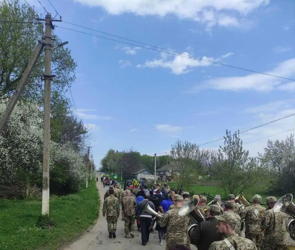 На Кіровоградщині попрощалися із загиблим захисником (ФОТО)